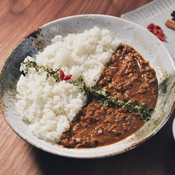 【冷凍】島豆腐と野菜出汁の薬膳キーマカレー