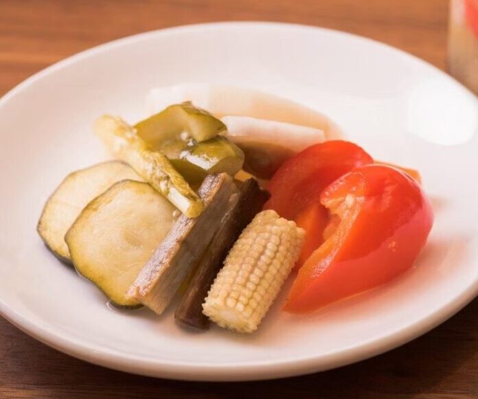 【冷蔵】彩り野菜で作る薬膳ピクルス（400ml瓶２本）